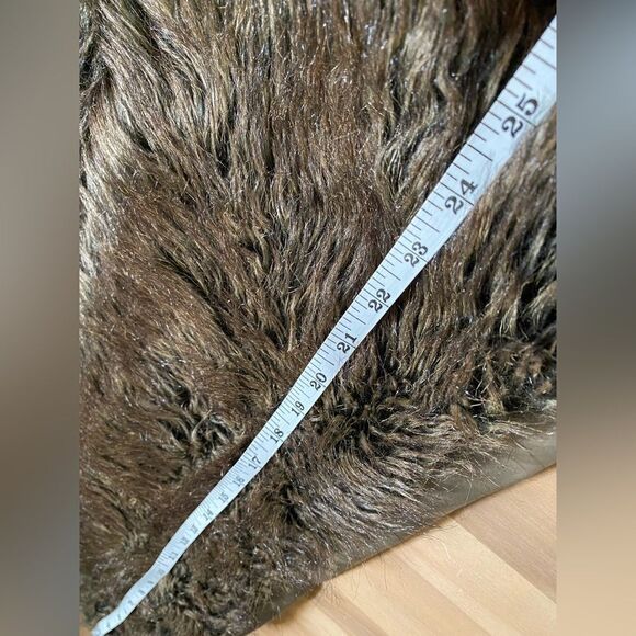 Miss London faux fur vest - Picture 4 of 5